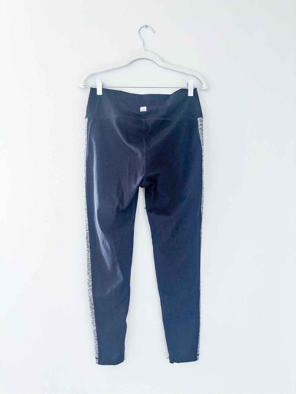Vuori | Racer High Rise Legging - Picture 3 of 5